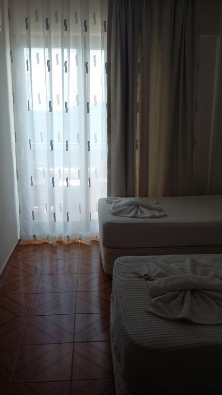 George & Dragon Beach Hotel 马尔马里斯 外观 照片