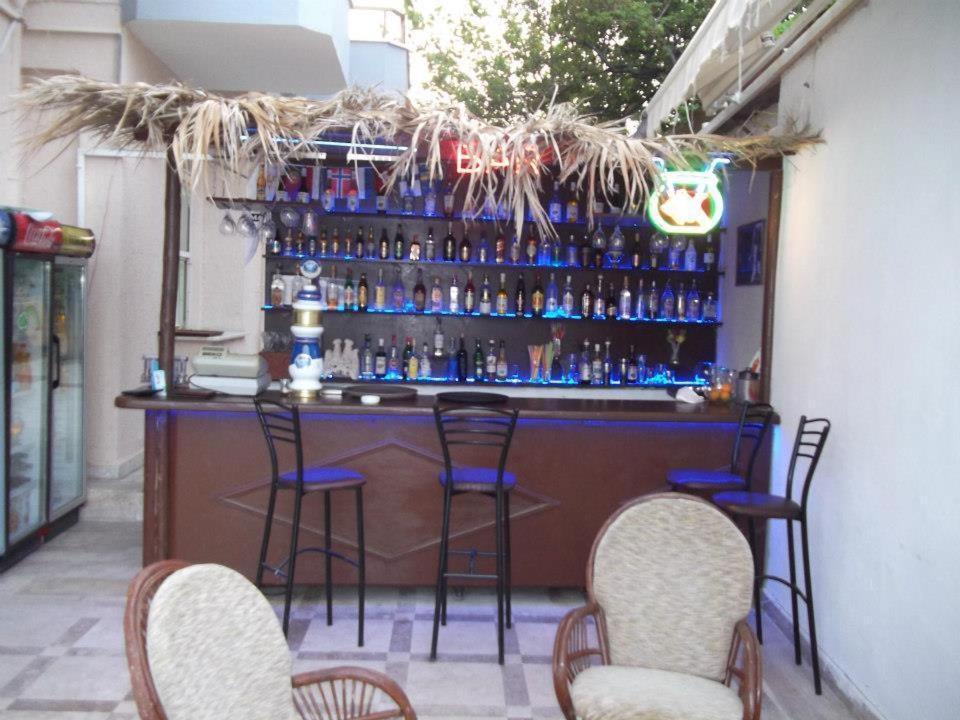 George & Dragon Beach Hotel 马尔马里斯 外观 照片