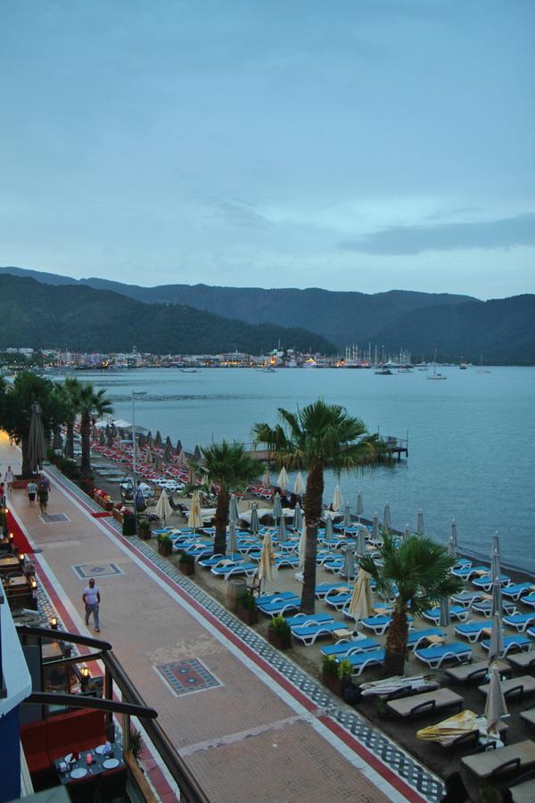George & Dragon Beach Hotel 马尔马里斯 外观 照片