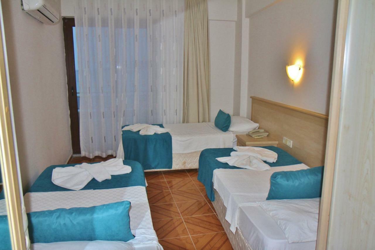 George & Dragon Beach Hotel 马尔马里斯 外观 照片