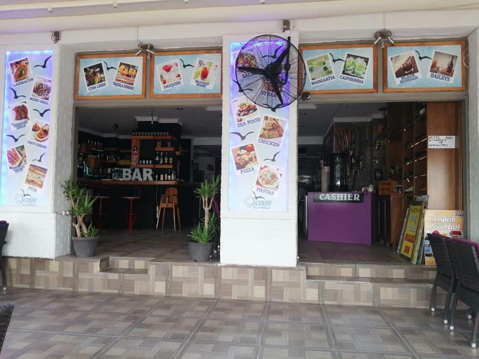 George & Dragon Beach Hotel 马尔马里斯 外观 照片