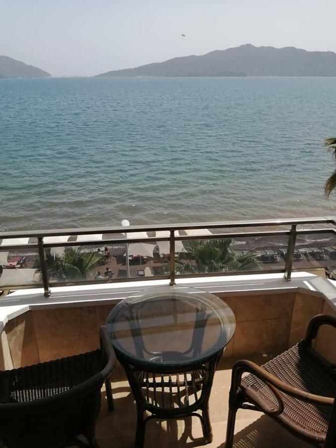George & Dragon Beach Hotel 马尔马里斯 外观 照片