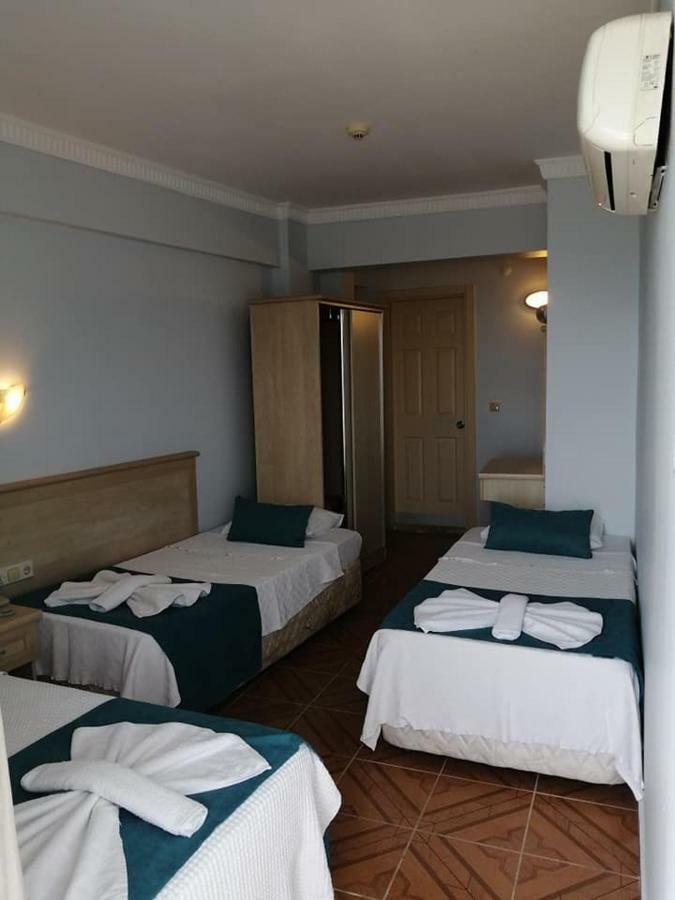George & Dragon Beach Hotel 马尔马里斯 外观 照片