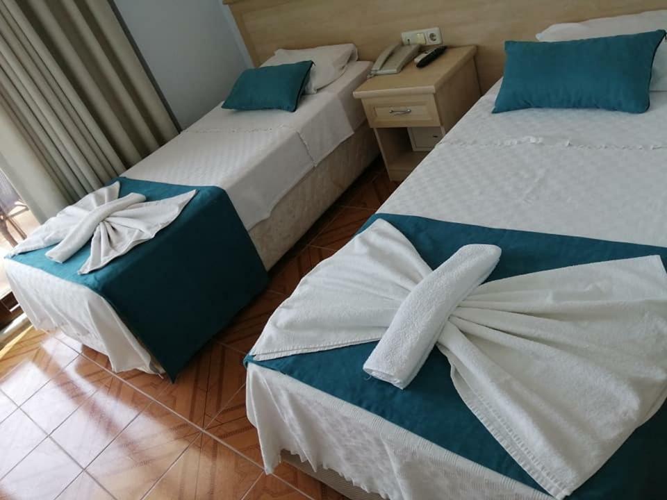George & Dragon Beach Hotel 马尔马里斯 外观 照片