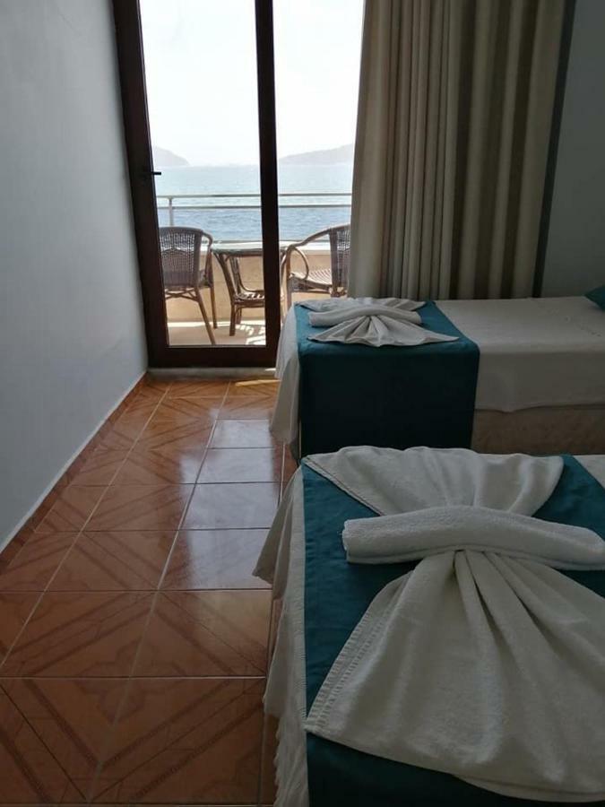 George & Dragon Beach Hotel 马尔马里斯 外观 照片