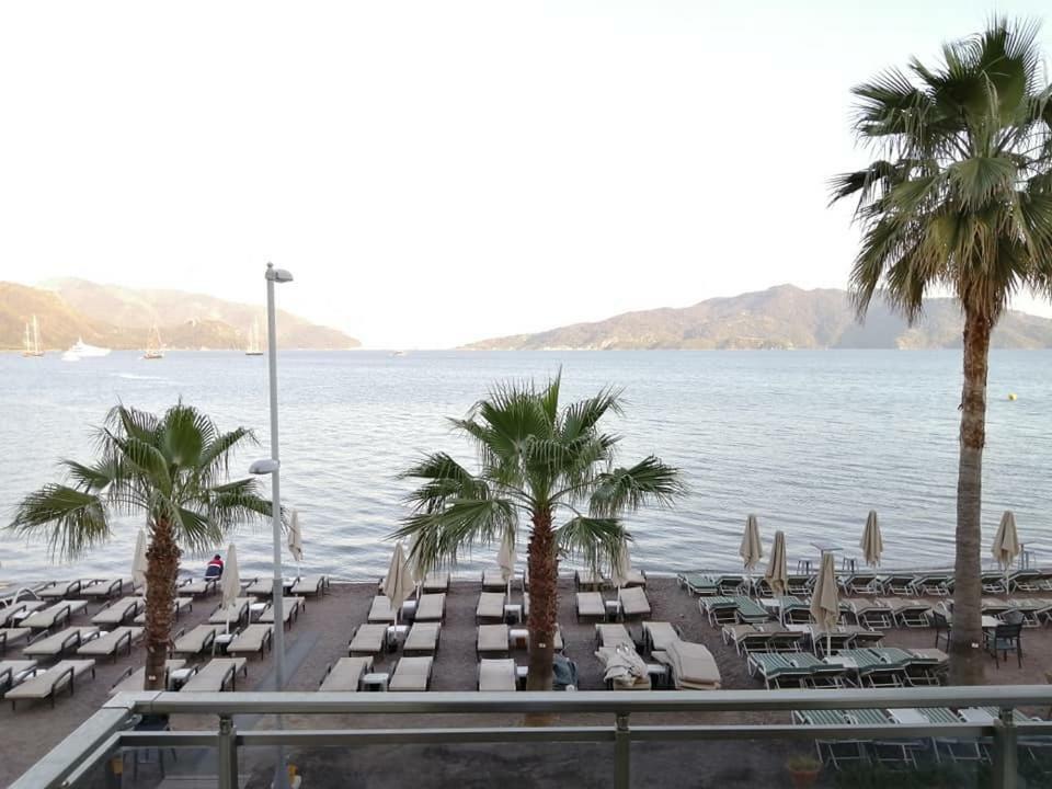 George & Dragon Beach Hotel 马尔马里斯 外观 照片