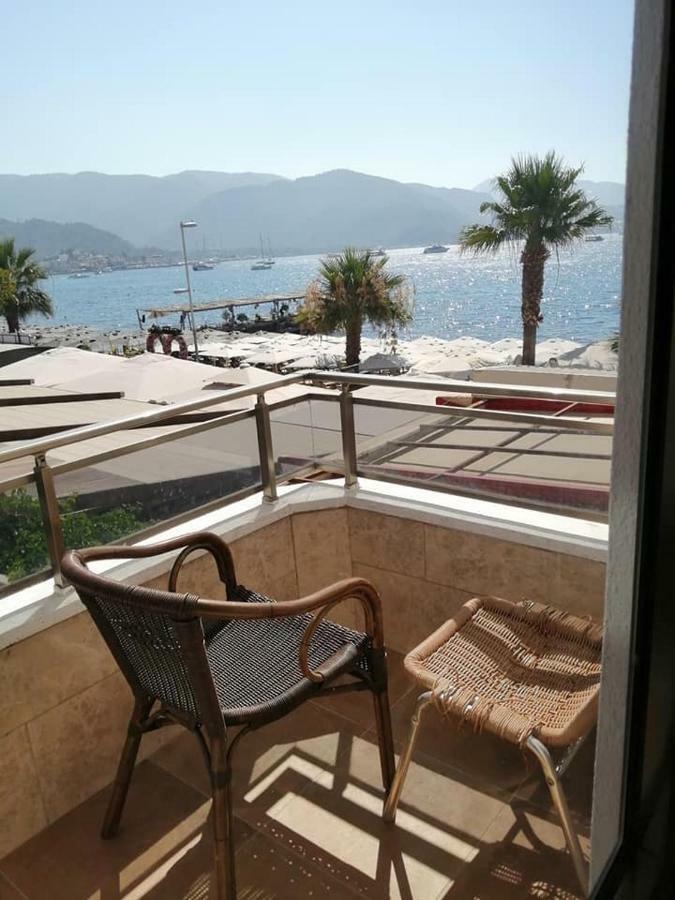 George & Dragon Beach Hotel 马尔马里斯 外观 照片